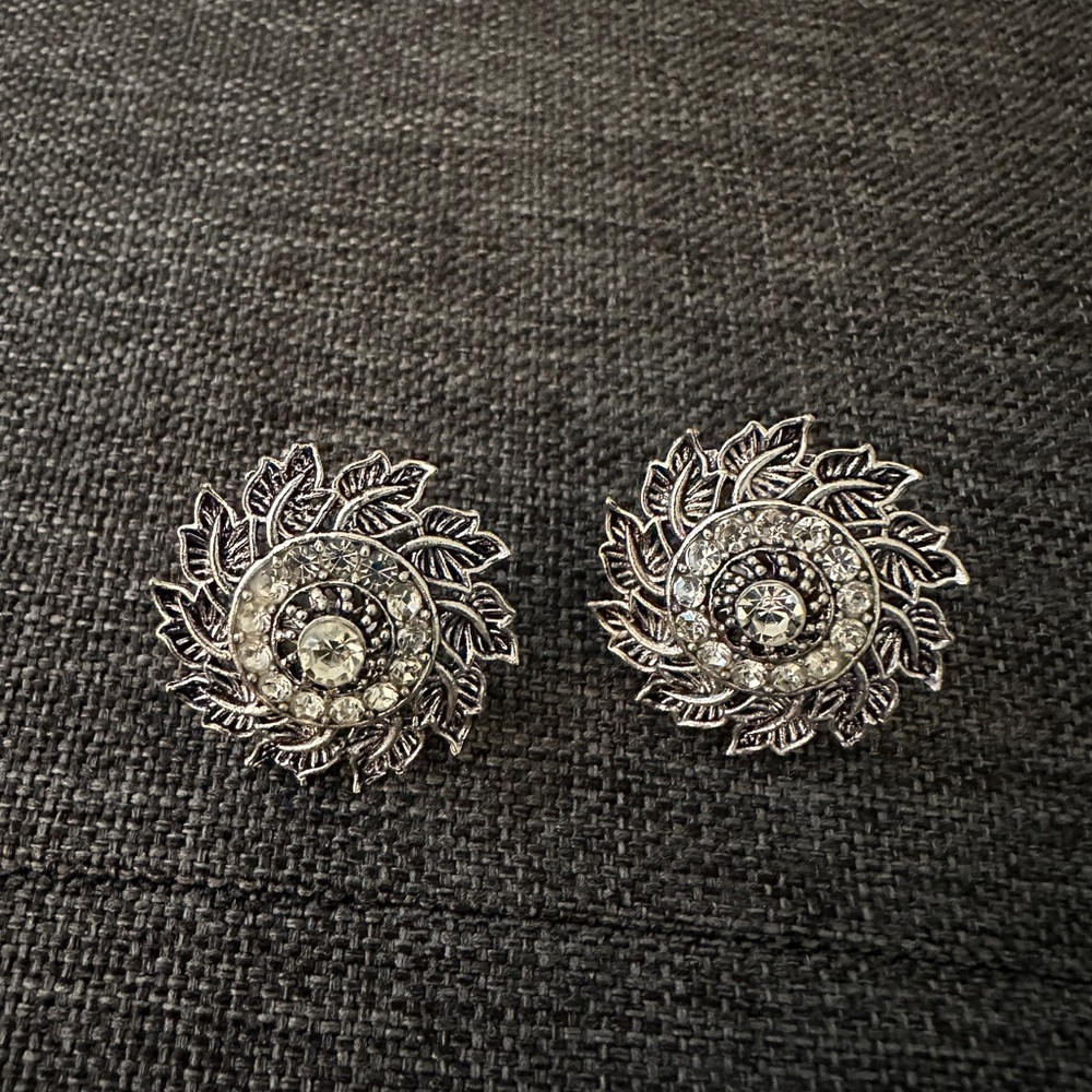 Intricate Silver Flower Design Earrings